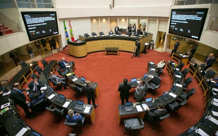 Orçamento do Estado para 2020 será aprovado com déficit de R$ 804